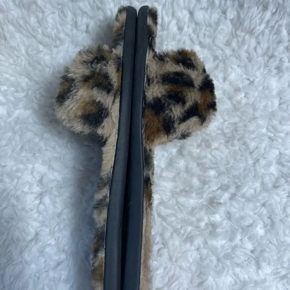 Kate Spade Sandy leopard print faux fur slippers with gold tone accent size 10B